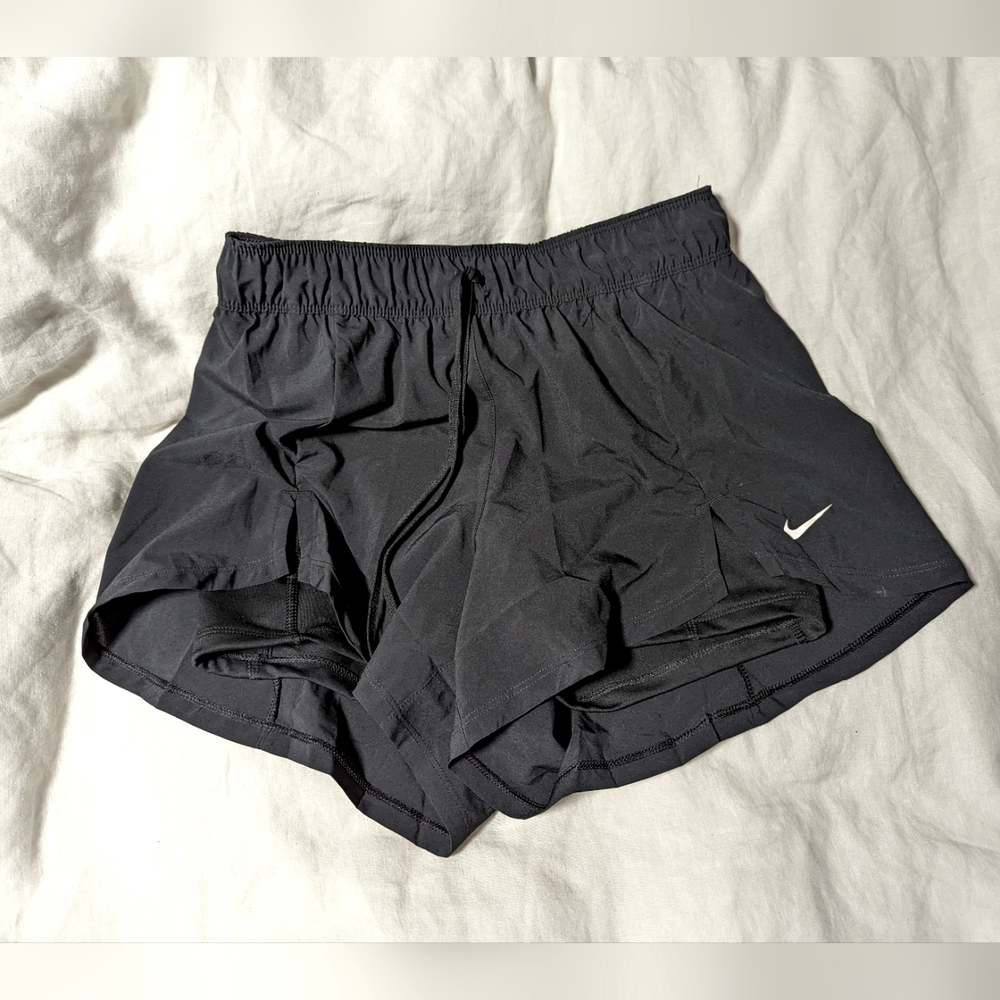 Nike 2 in 1 running shorts black size small